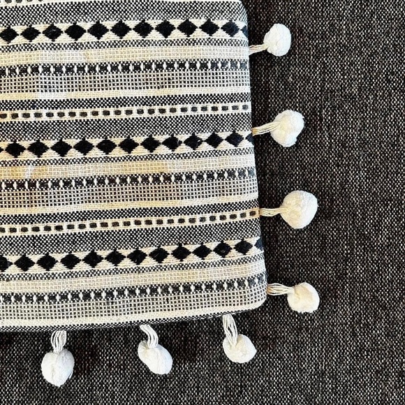 Greek Woven Clutch/Wristlet - Picture 4 of 5